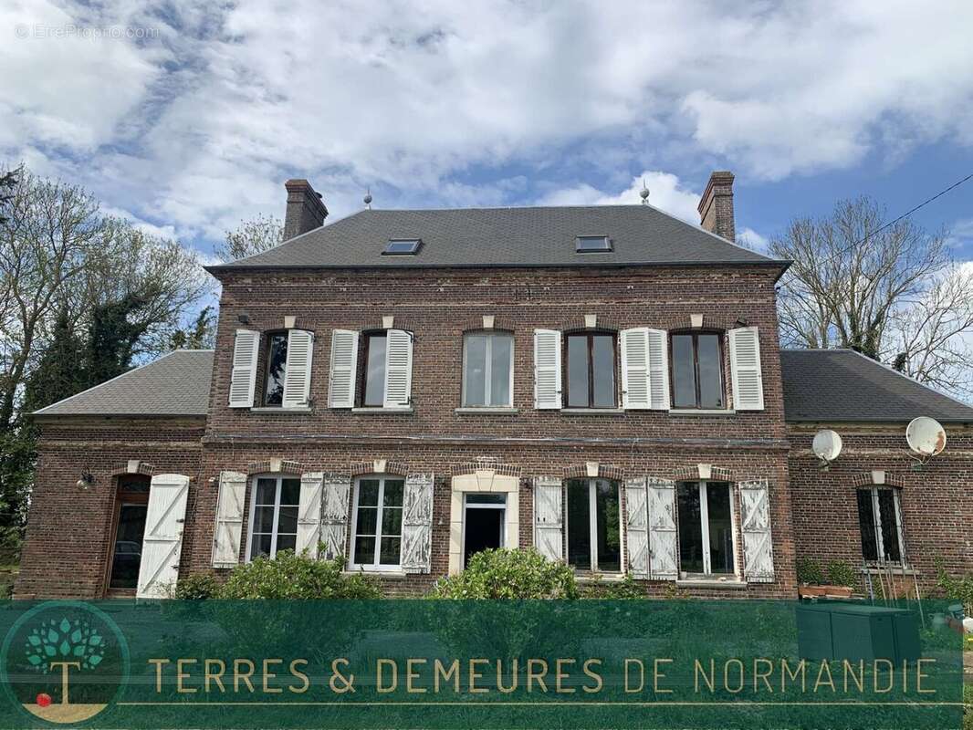 Maison à CAPELLE-LES-GRANDS