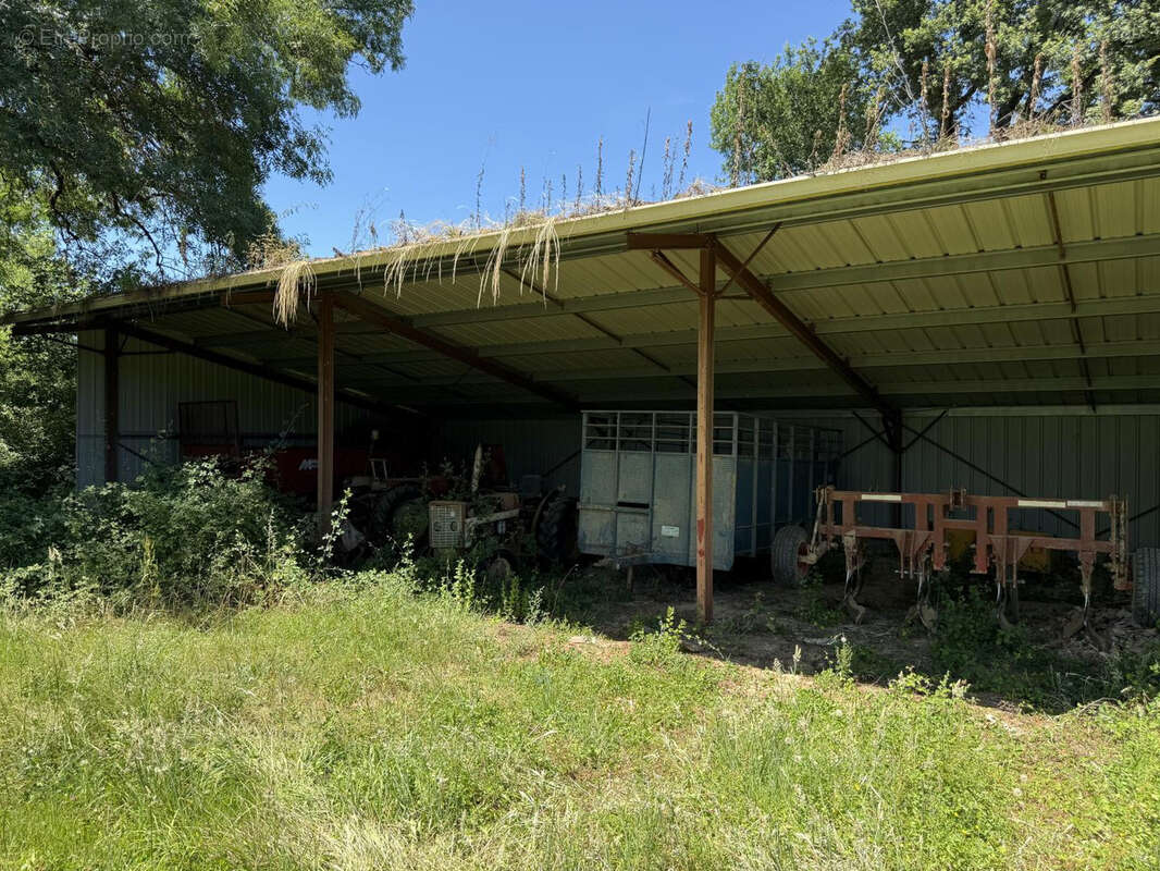 Maison de campagnes avec dépendances à rénover sur 4.8ha proche de Gondrin - photo 11