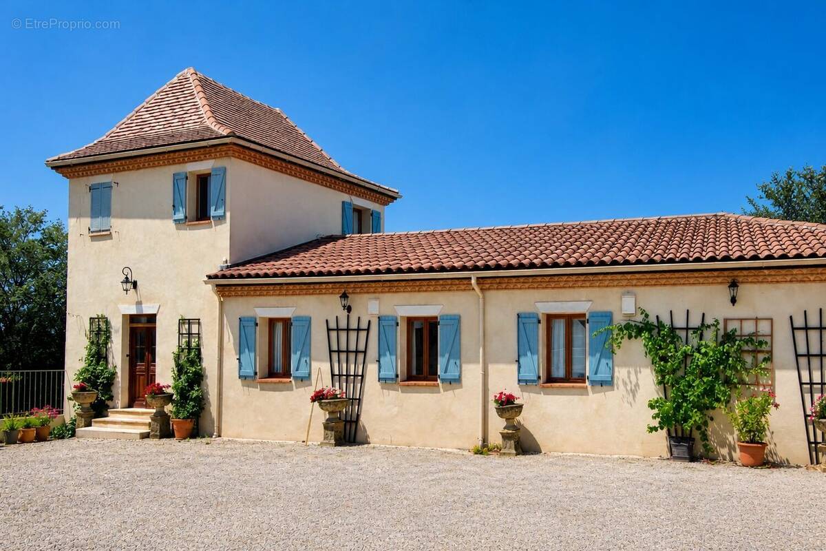 Maison à MONLEZUN