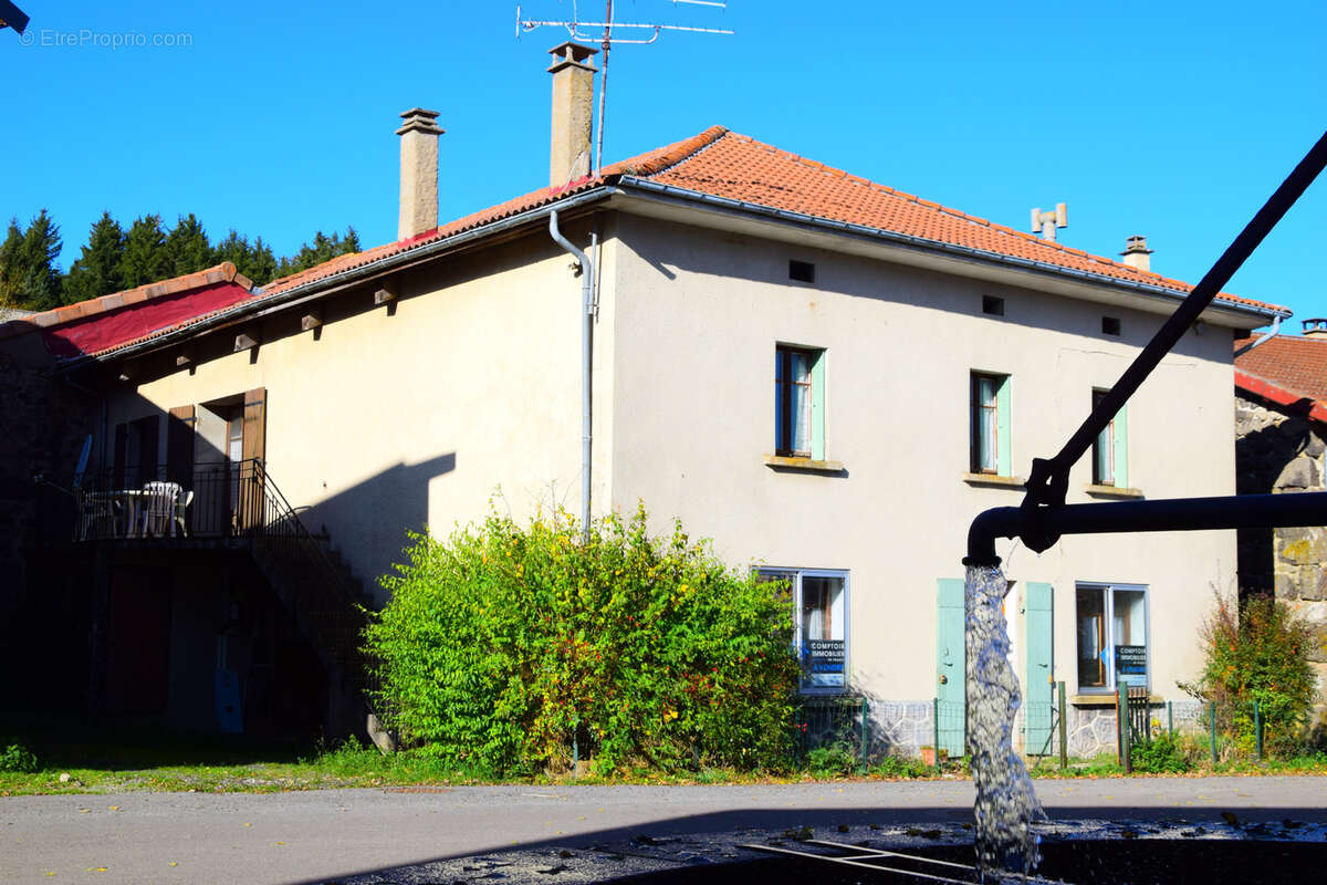 Maison à COUCOURON