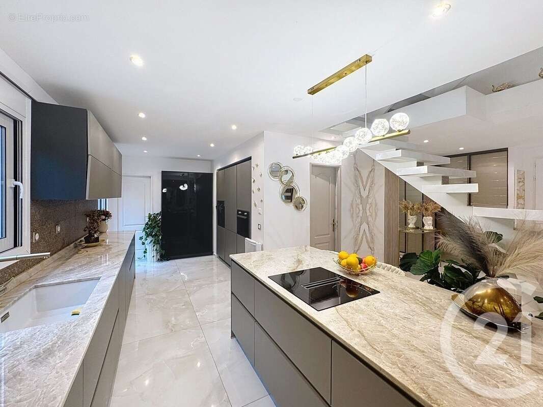 Photo 9 - Maison à THIAIS