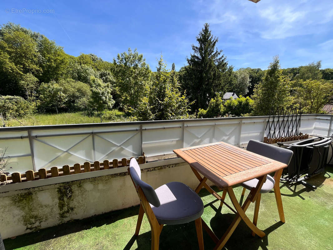 Appartement à LES CLAYES-SOUS-BOIS