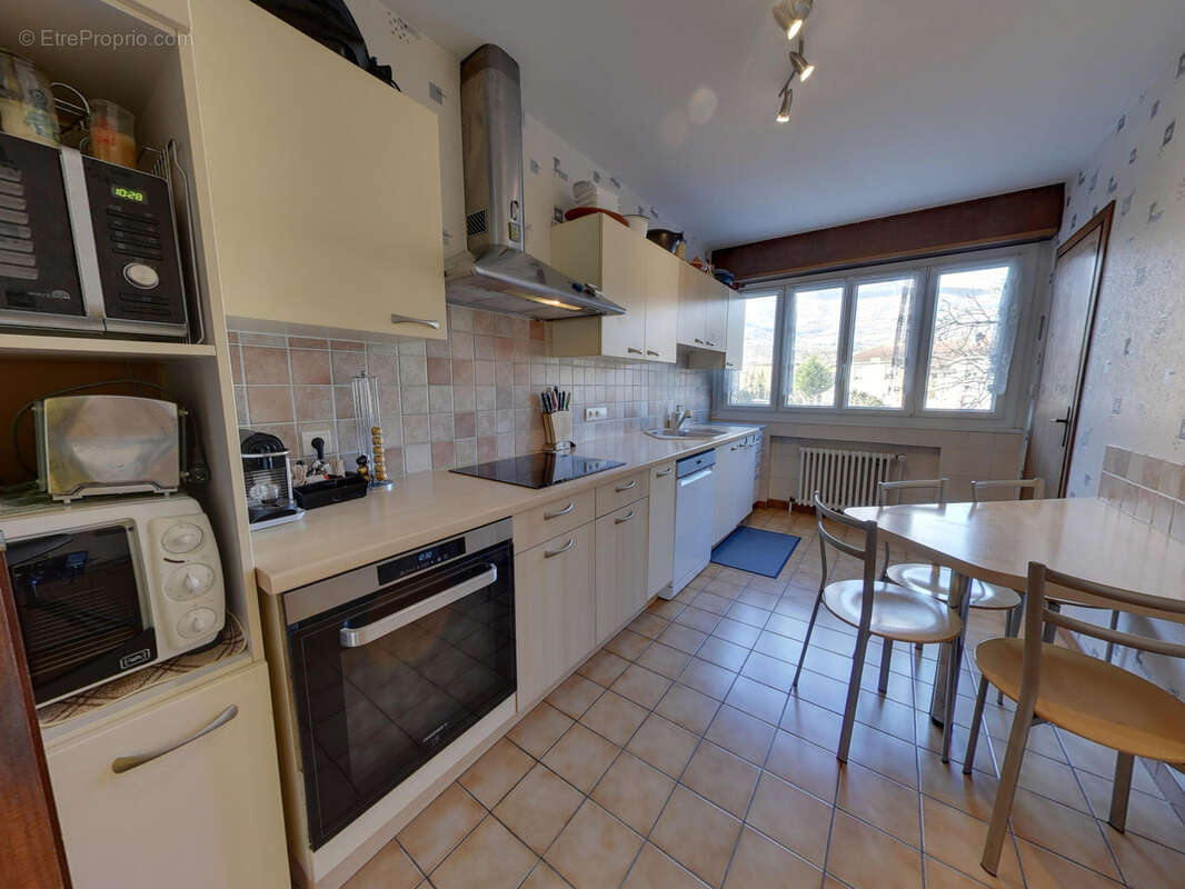 Beau 5 pieces + cuisine de 119m2 avec 3 chambres et sejour double echirolles domaine jean jaures - photo 4