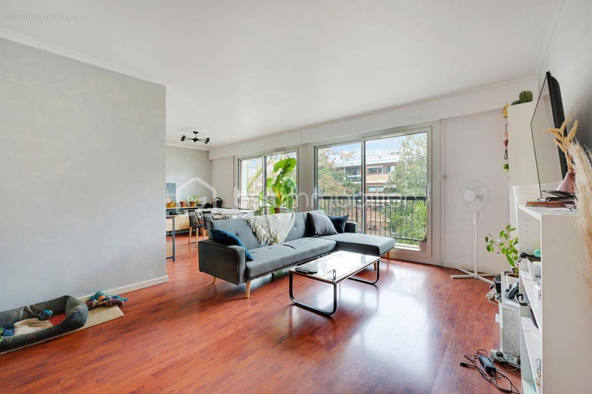 Appartement à CHILLY-MAZARIN