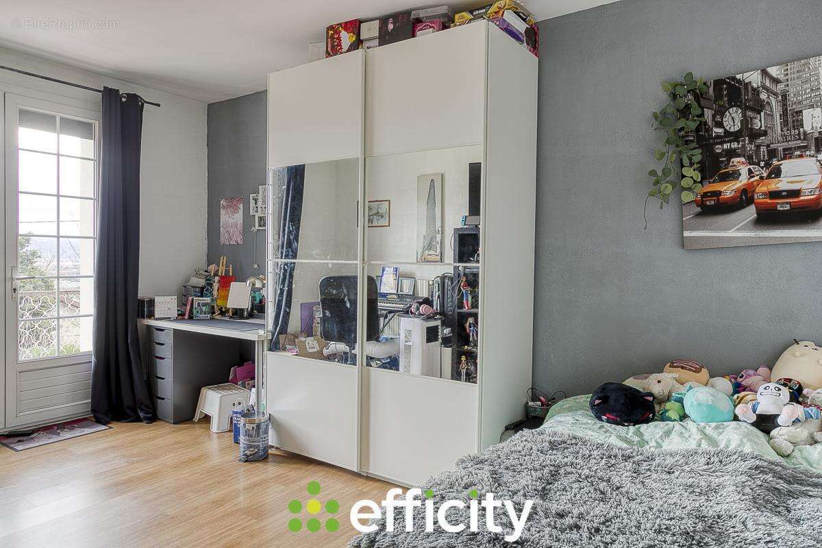 Maison à SALAISE-SUR-SANNE