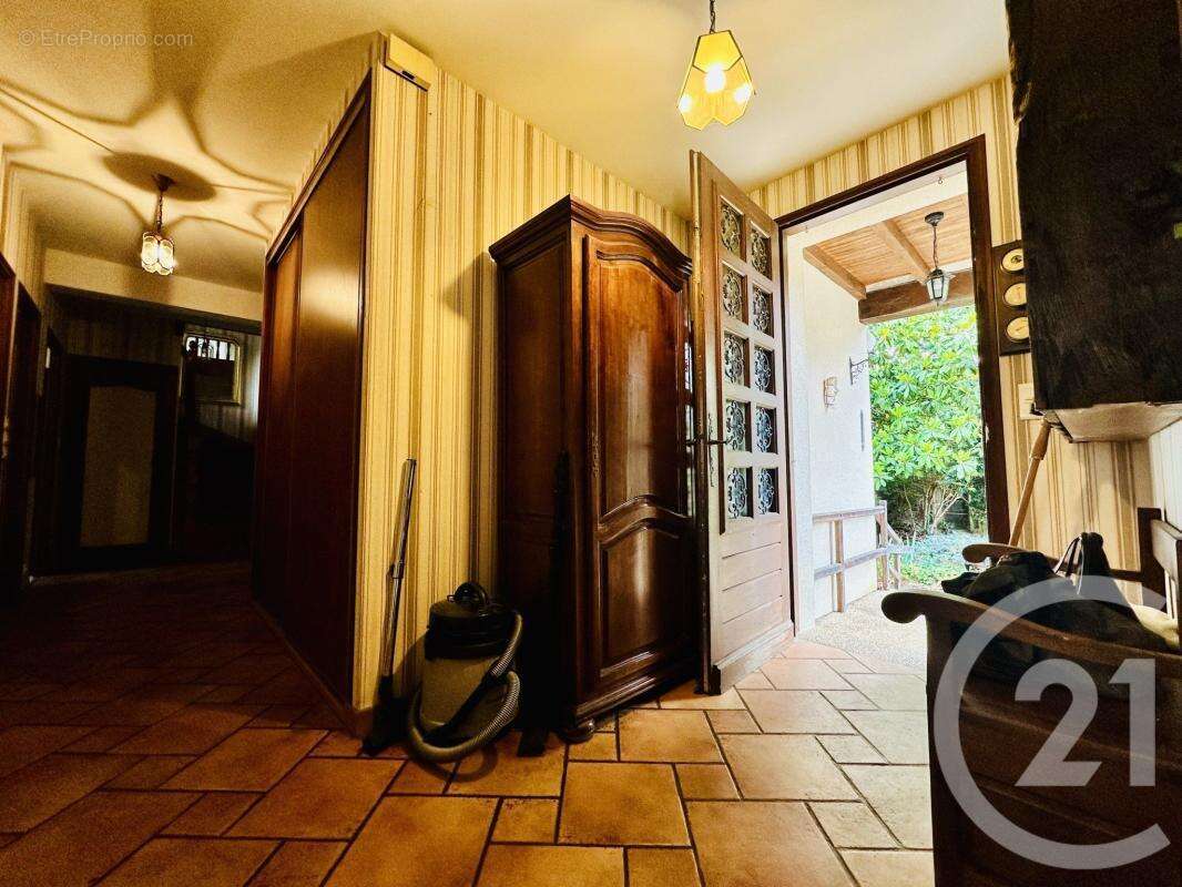 Maison 230 m² à La Porcherie  - photo 7