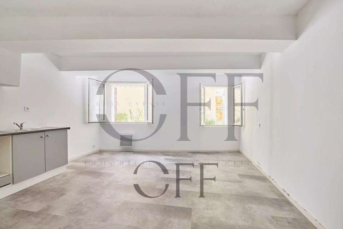 Appartement à MARSEILLE-2E