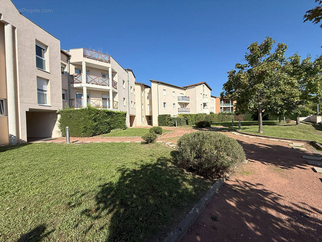 Appartement à SAINT-GENIS-LES-OLLIERES