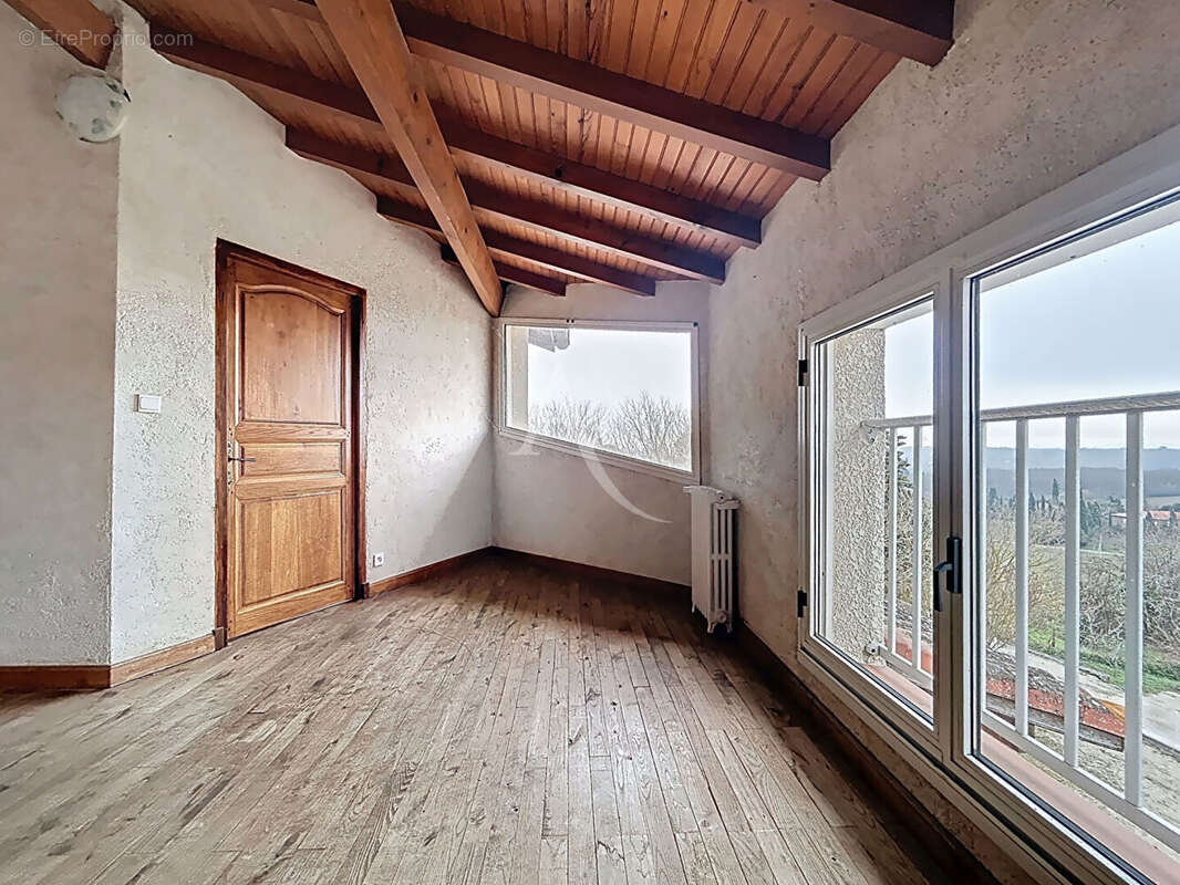 31380  Montjoire  Maison 7 pièce(s) 182.78 m2 - photo 4