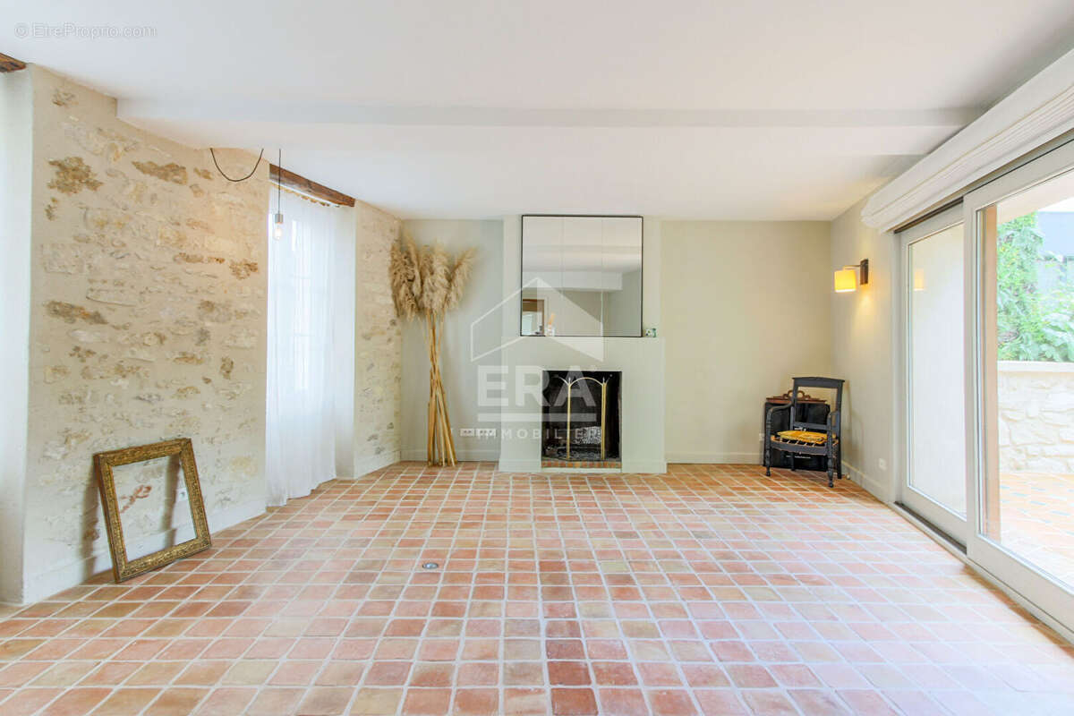 Maison à CRESPIERES