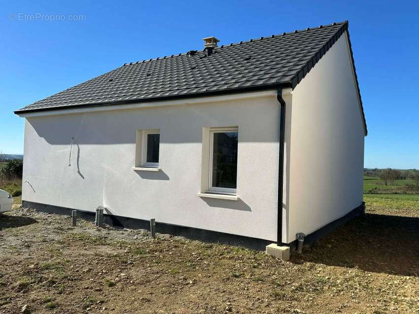 Maison à SAINT-GERVAIS-D'AUVERGNE