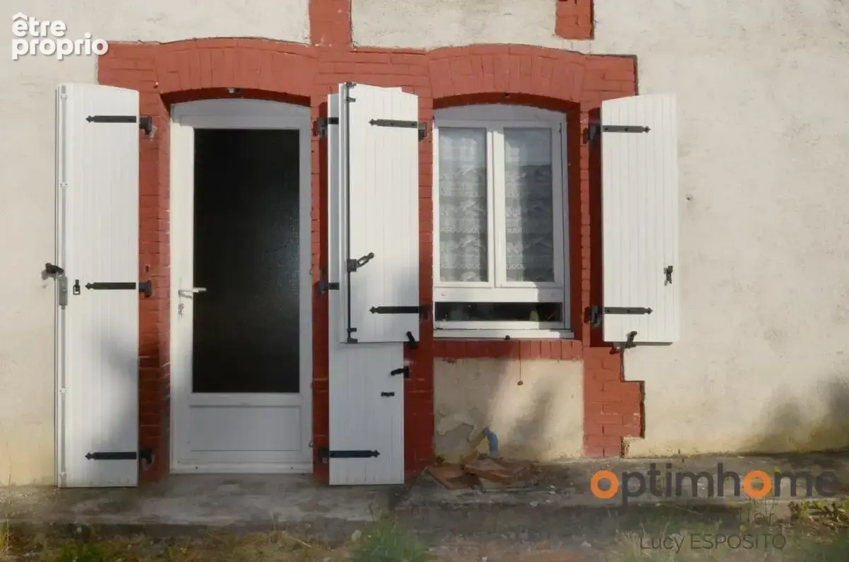  Maison en pierre à rénover avec terrain à bâtir – Nieuil (16)  - photo 2