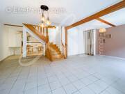 Appartement T3 dans maison de village - Appartement à SERRE-NERPOL