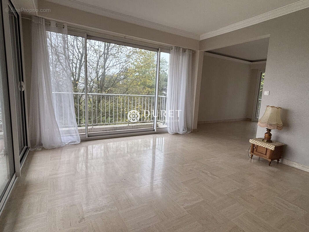 Appartement à SAINT-SEBASTIEN-SUR-LOIRE
