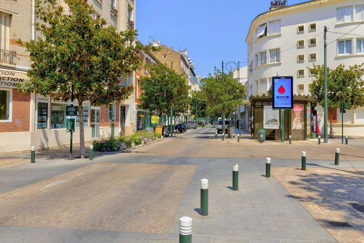 Appartement à LA GARENNE-COLOMBES