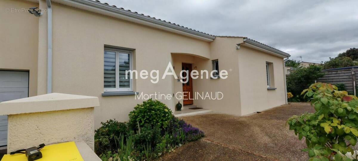 Maison à SAINT-GEORGES-DES-COTEAUX