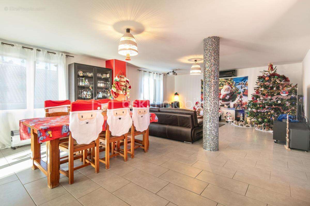 Maison à SAINT-MARTIN-D&#039;HERES