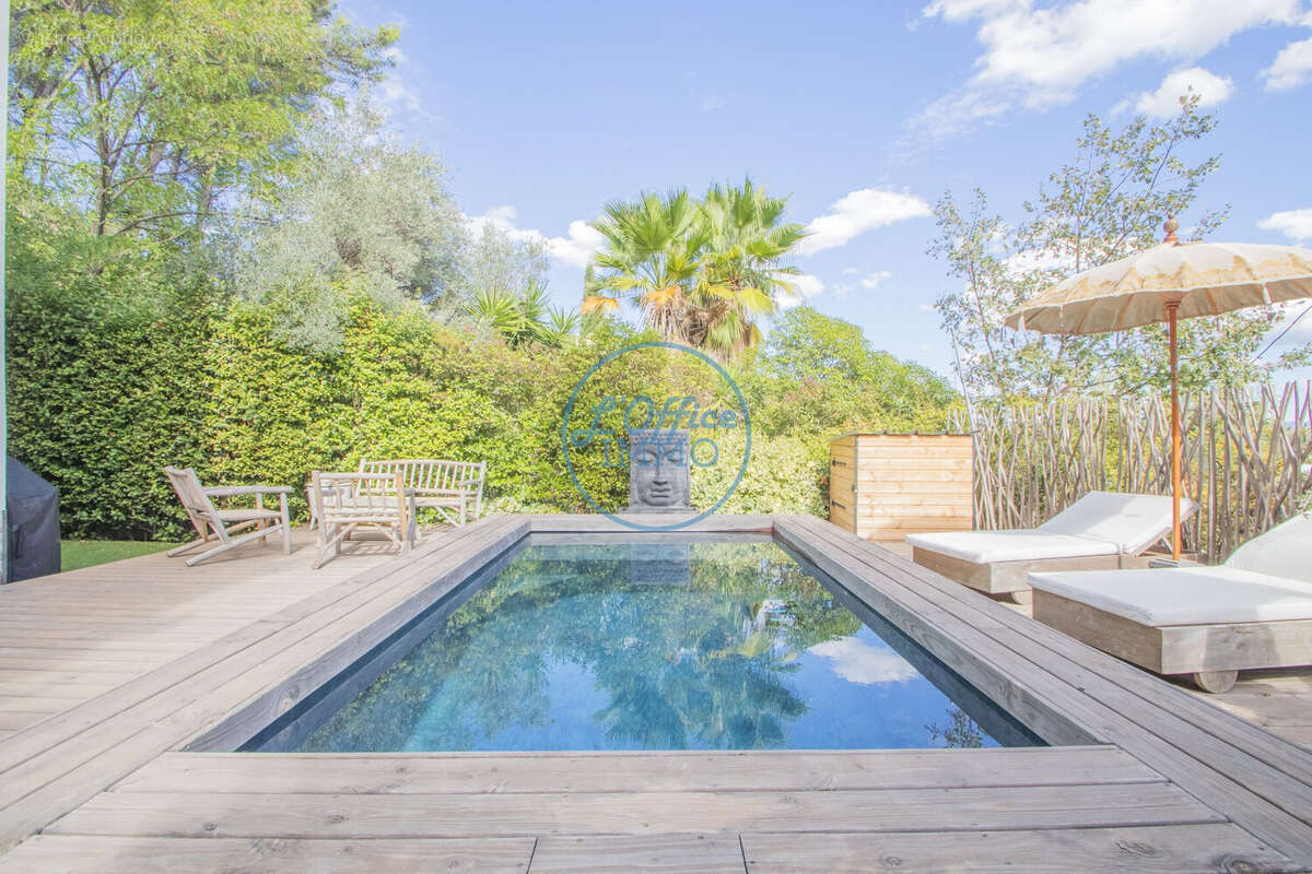 Maison à SOLLIES-PONT