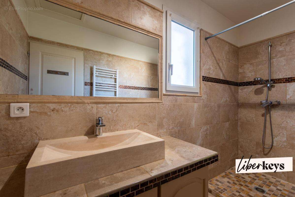 Maison à PELISSANNE