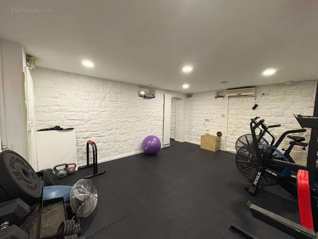 Commerce à PARIS-11E