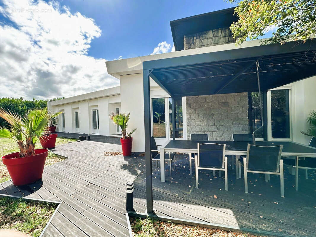 Maison à SAINT-YORRE