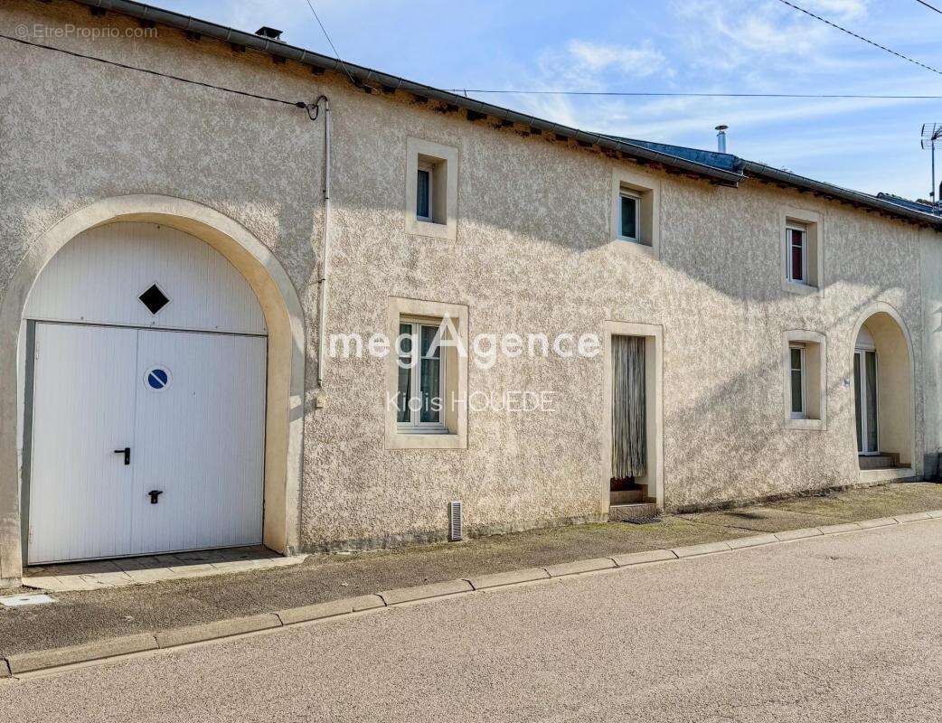 Maison à PONT-SUR-MADON