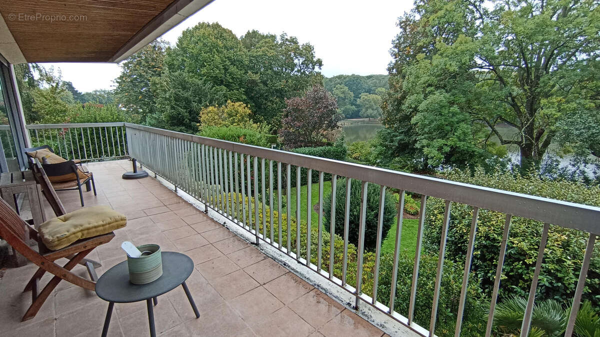 Appartement à VILLE-D&#039;AVRAY