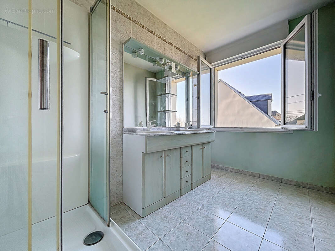 Maison à GOUVILLE-SUR-MER