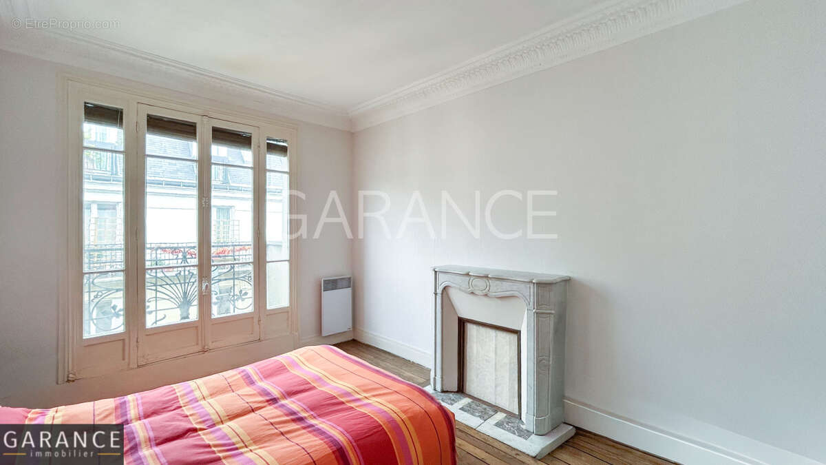 Appartement à PARIS-14E
