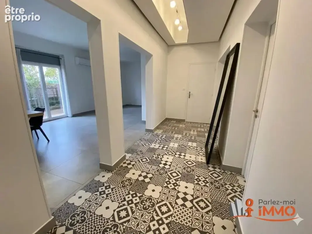 VAULX-MILIEU – Charme des années 50 au coeur du village - photo 4