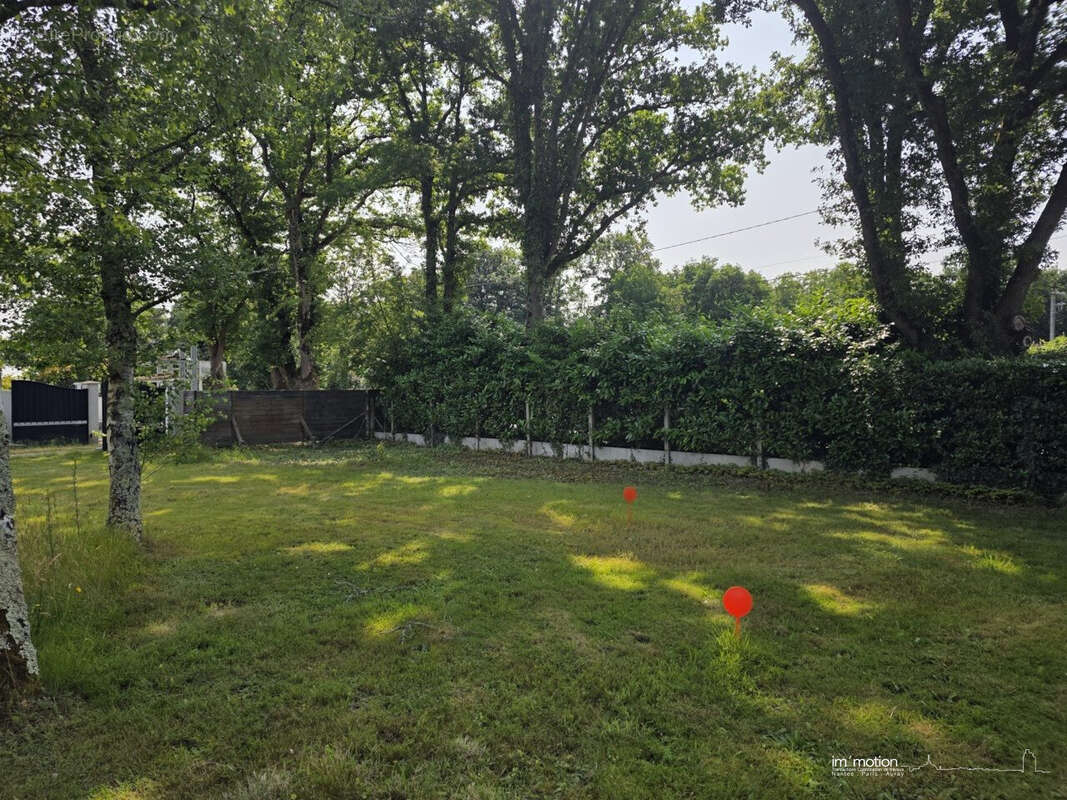 Terrain à LA CHAPELLE-SUR-ERDRE