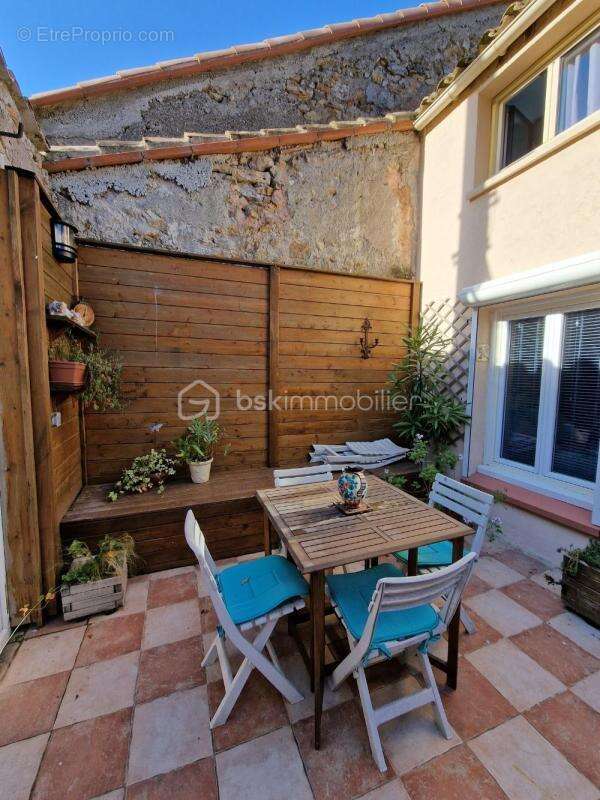 Maison de campagne avec cour et garage - photo 2