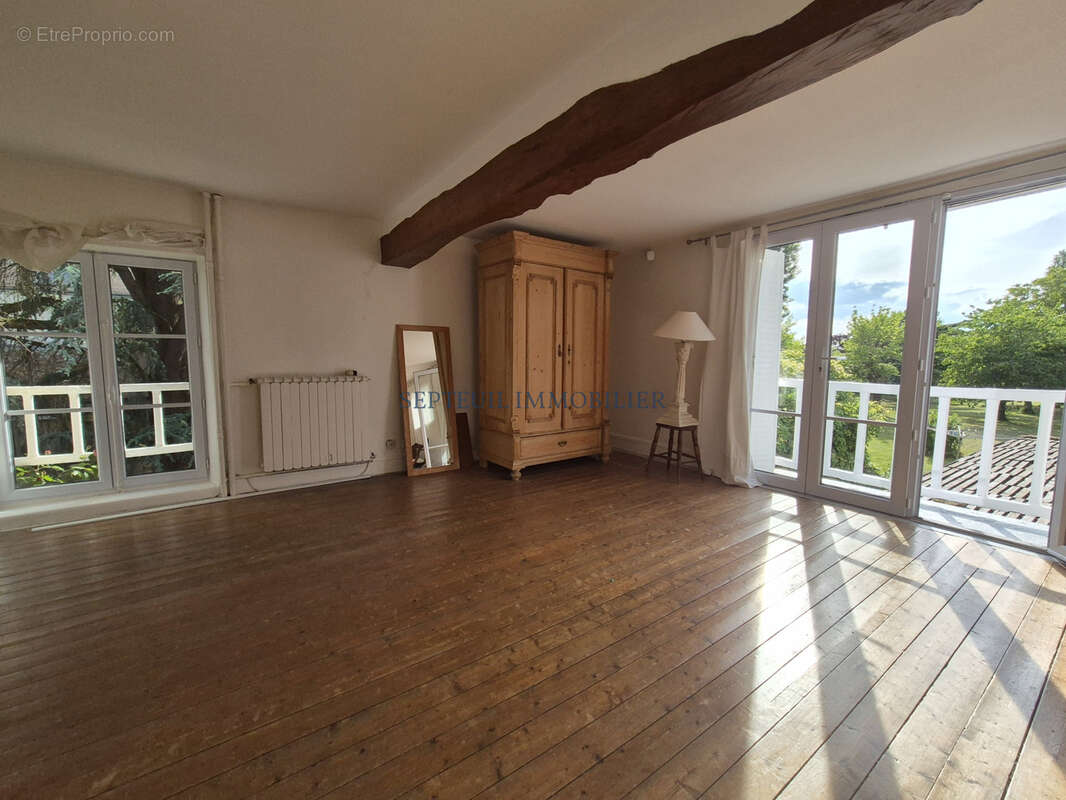 Maison ancienne ancienne avec dépendances. 360 m2 habitables sur 5 790 m2 de terrain. - photo 15