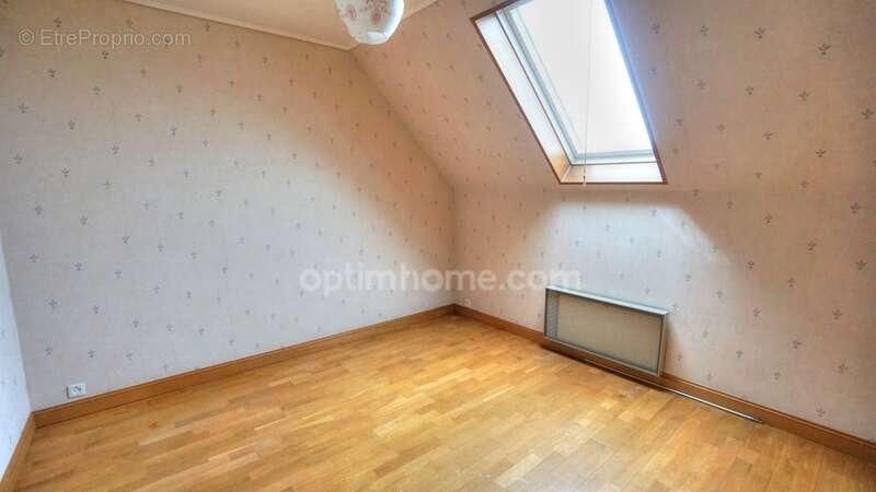 Maison à VERNEUIL-EN-HALATTE