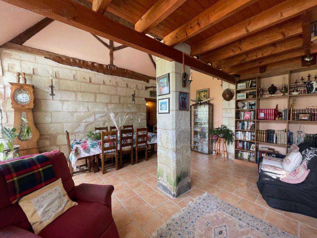 Maison à VILLEBERNIER