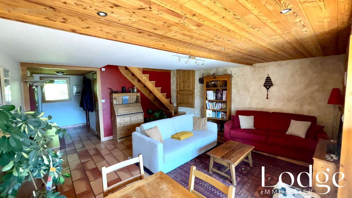 Appartement à PUY-SAINT-PIERRE