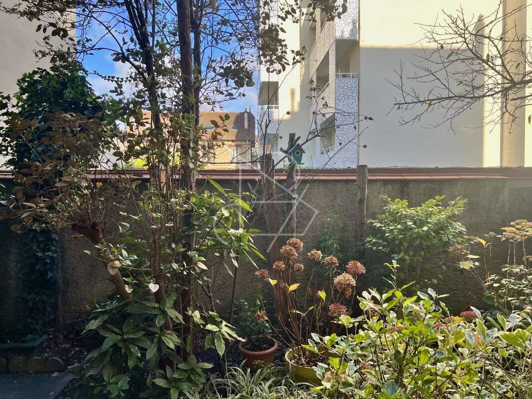 Appartement à COURBEVOIE