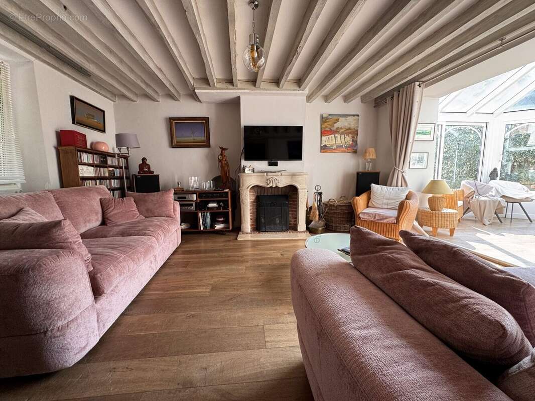 Maison 270 m² à La Villeneuve-En-Chevrie  - photo 4