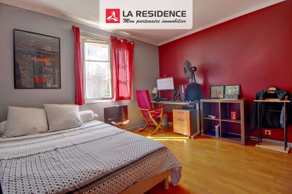 Maison à LES CLAYES-SOUS-BOIS