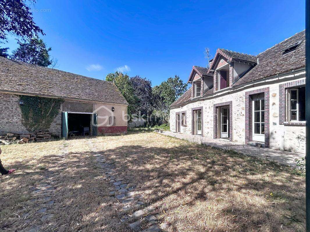 Maison 5 pièces de 125m2 à CHAMPIGNY SUR YONNE (89340) - photo 2