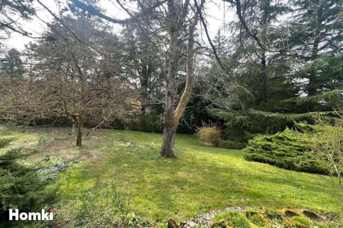 Terrain à CHARBONNIERES-LES-BAINS