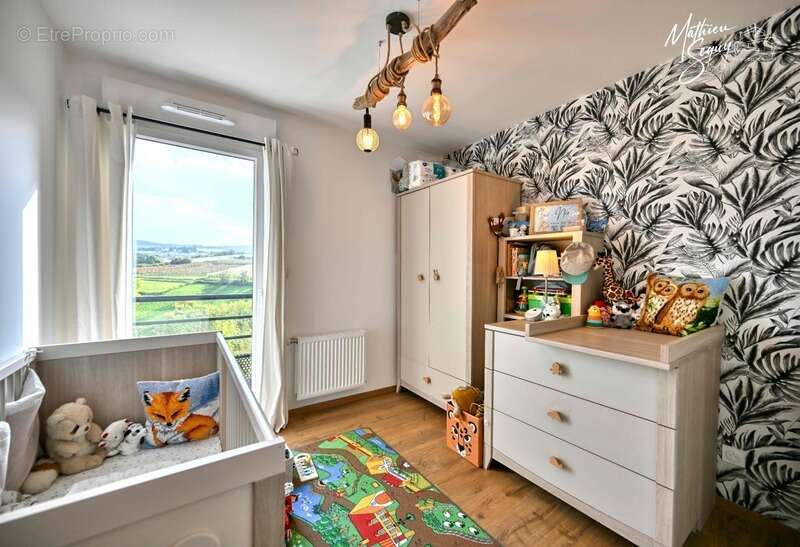 Appartement à THURINS