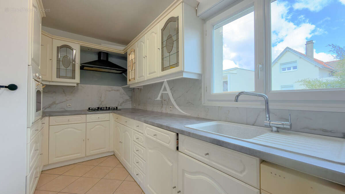 Maison à VIGNEUX-SUR-SEINE