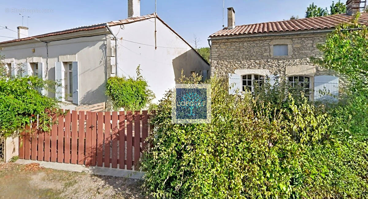Maison à SAINT-GIRONS-D'AIGUEVIVES