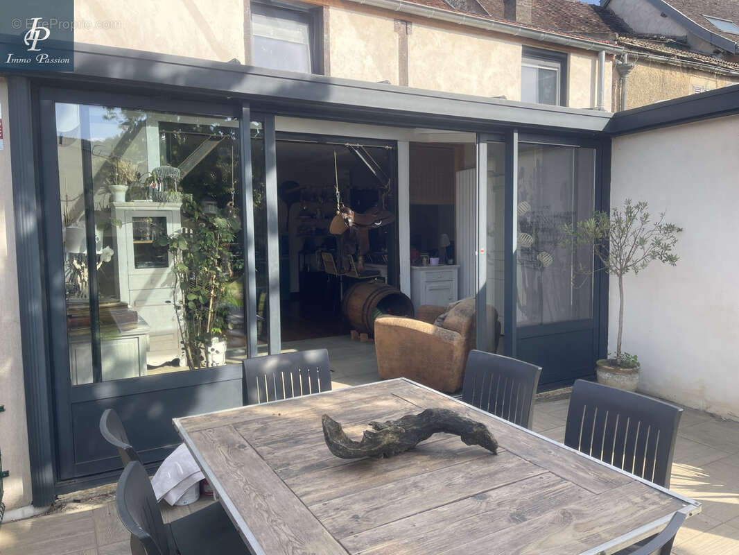 Maison à NUITS-SAINT-GEORGES