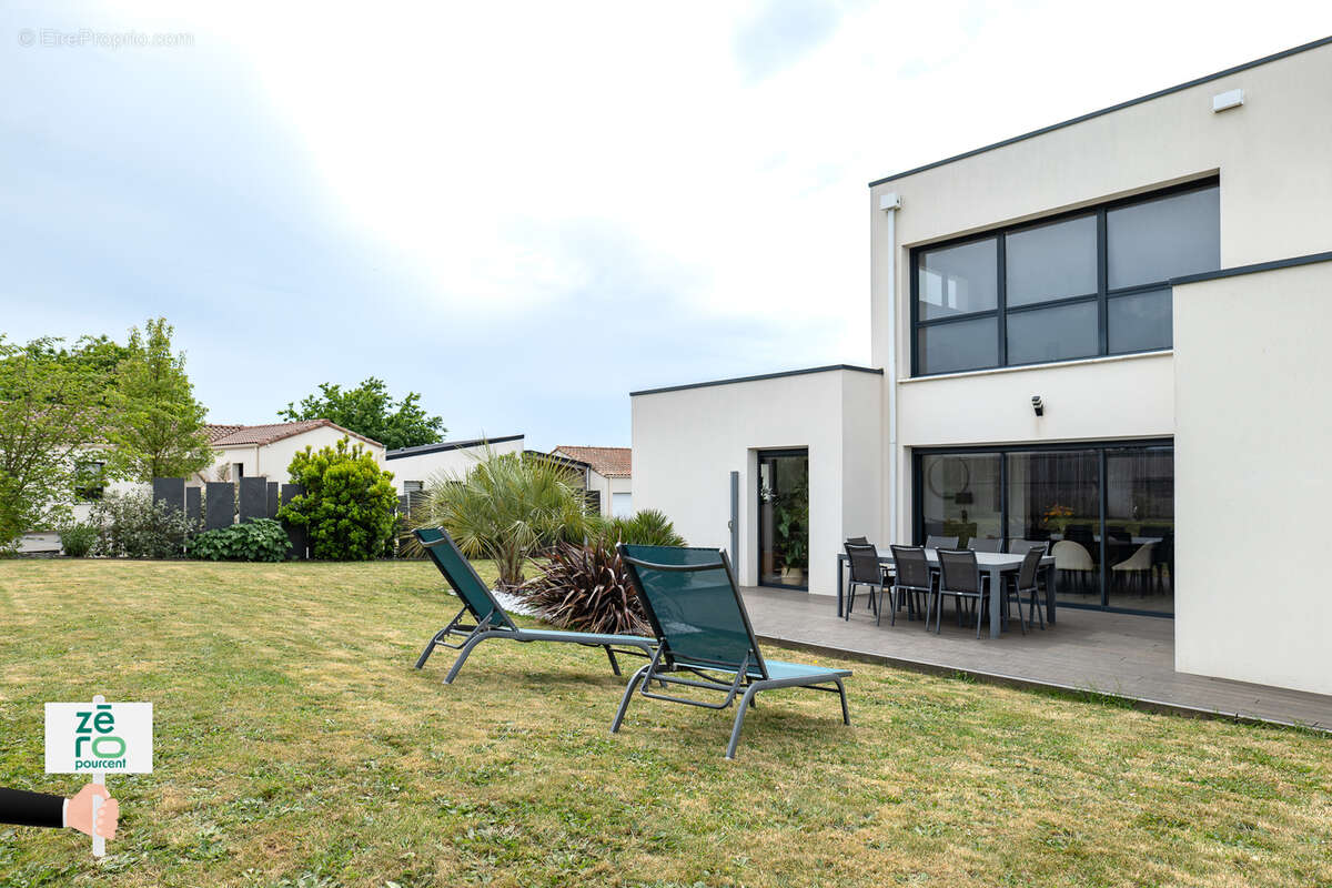 Maison à LES HERBIERS