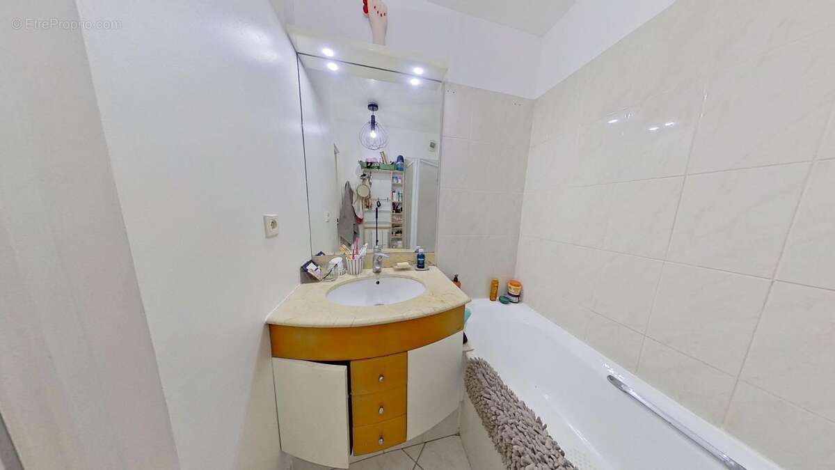 Appartement à MONTROUGE
