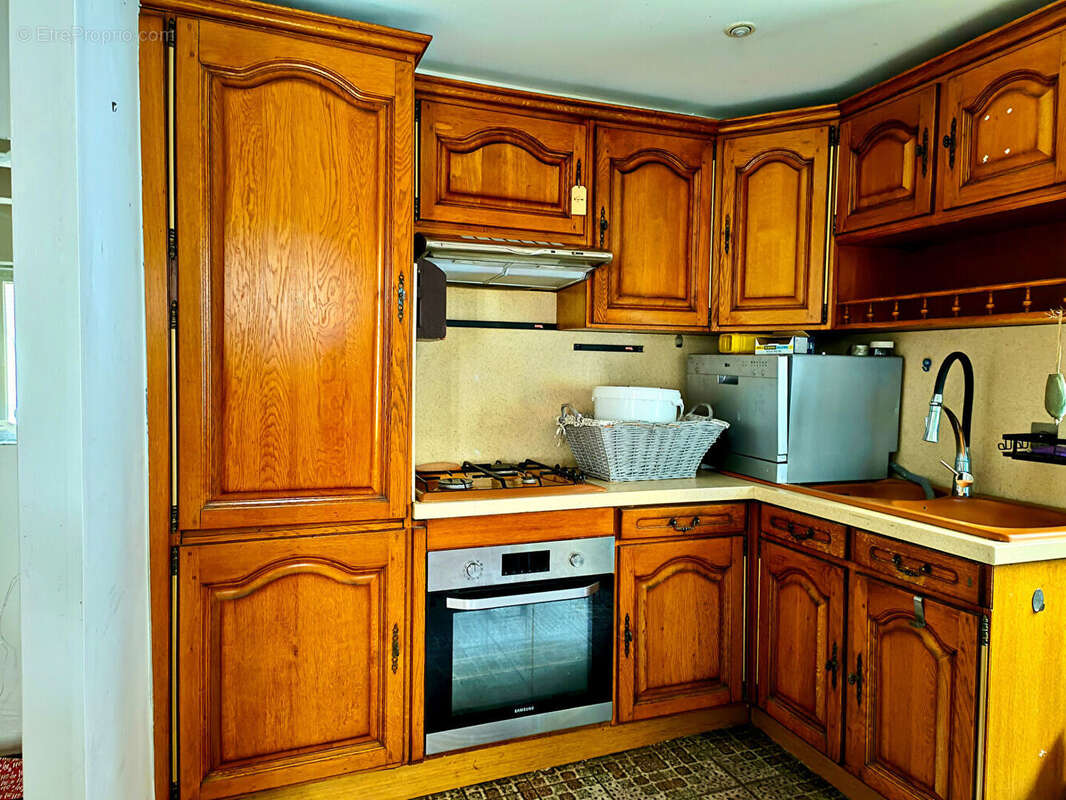 Appartement à MARSEILLE-5E