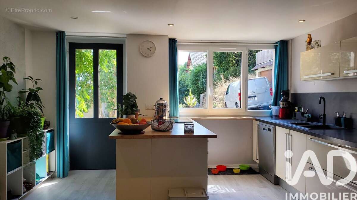 Maison 110 m² à Rencurel  - photo 6