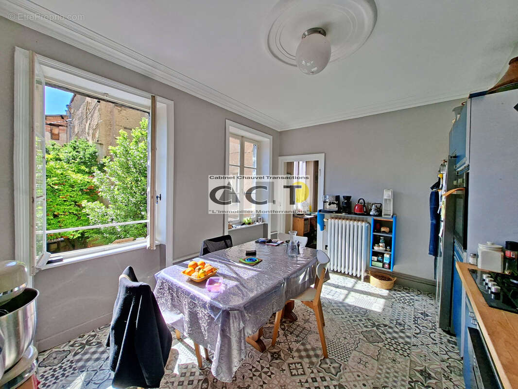 Maison à BILLOM